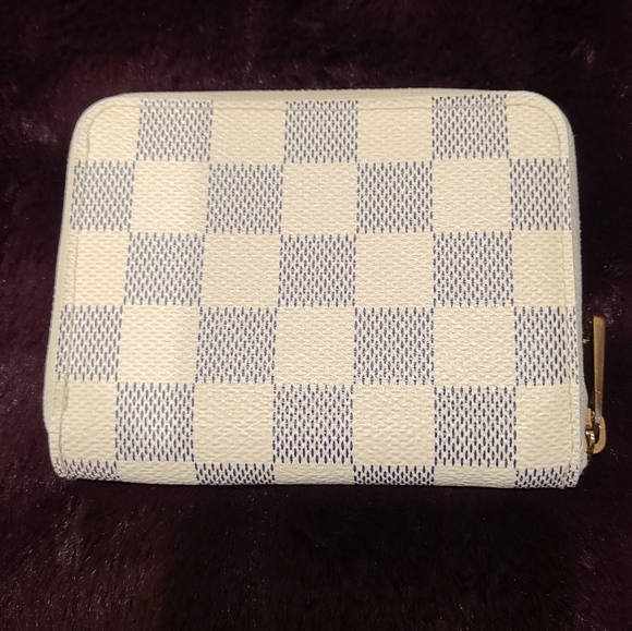 Sold - Picture 2 of 10